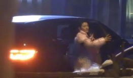 明星恋情新爆料视频,明星恋情新视频曝光，甜蜜瞬间引网友热议