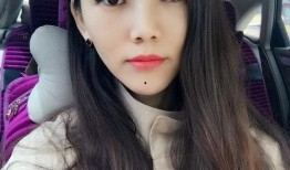 对镜自拍女生博主爆料视频,女生博主自拍爆料背后的故事